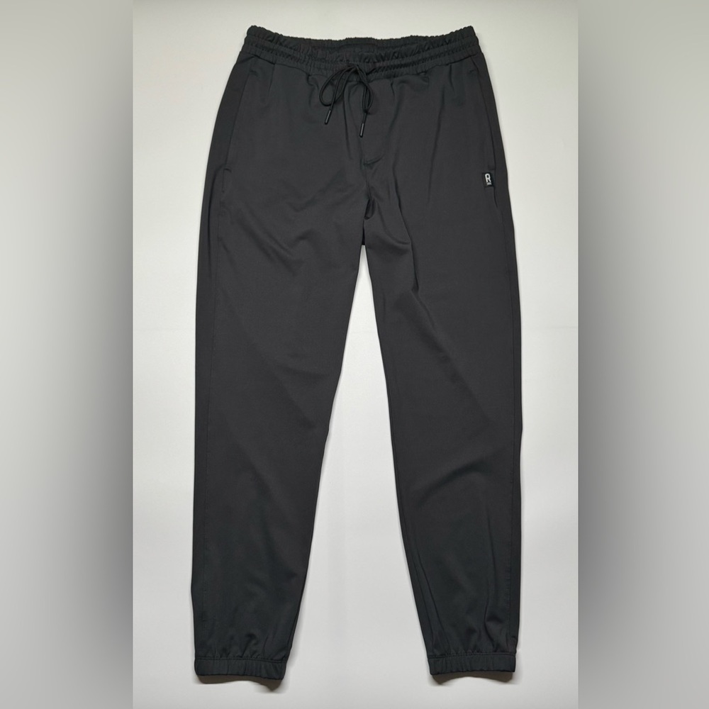 RHONE Essentials Black Jogger Size M